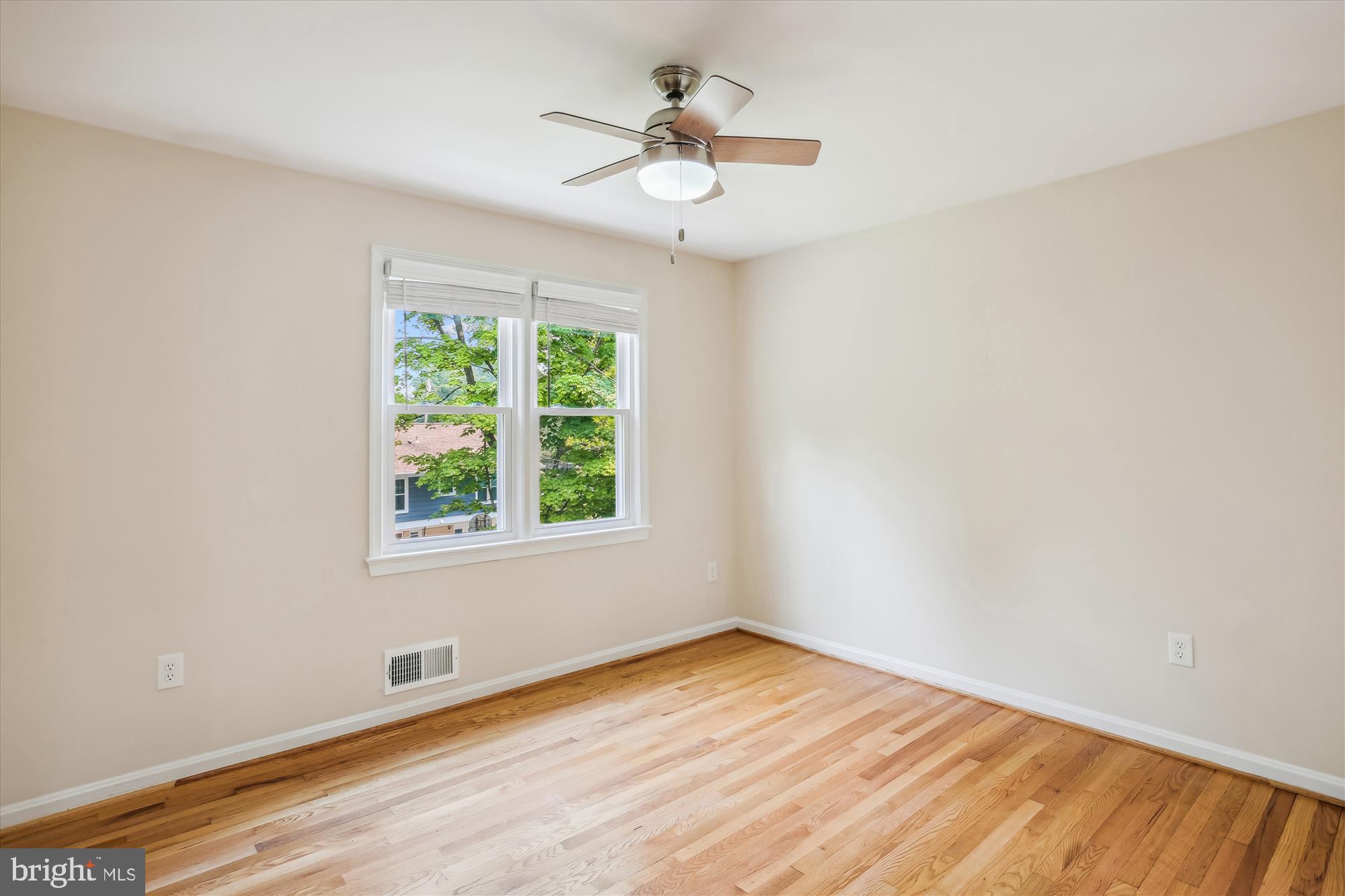 11805 Kemp Mill Road Silver Spring, MD 20902 - Photo 53 of 82 Bedroom 3