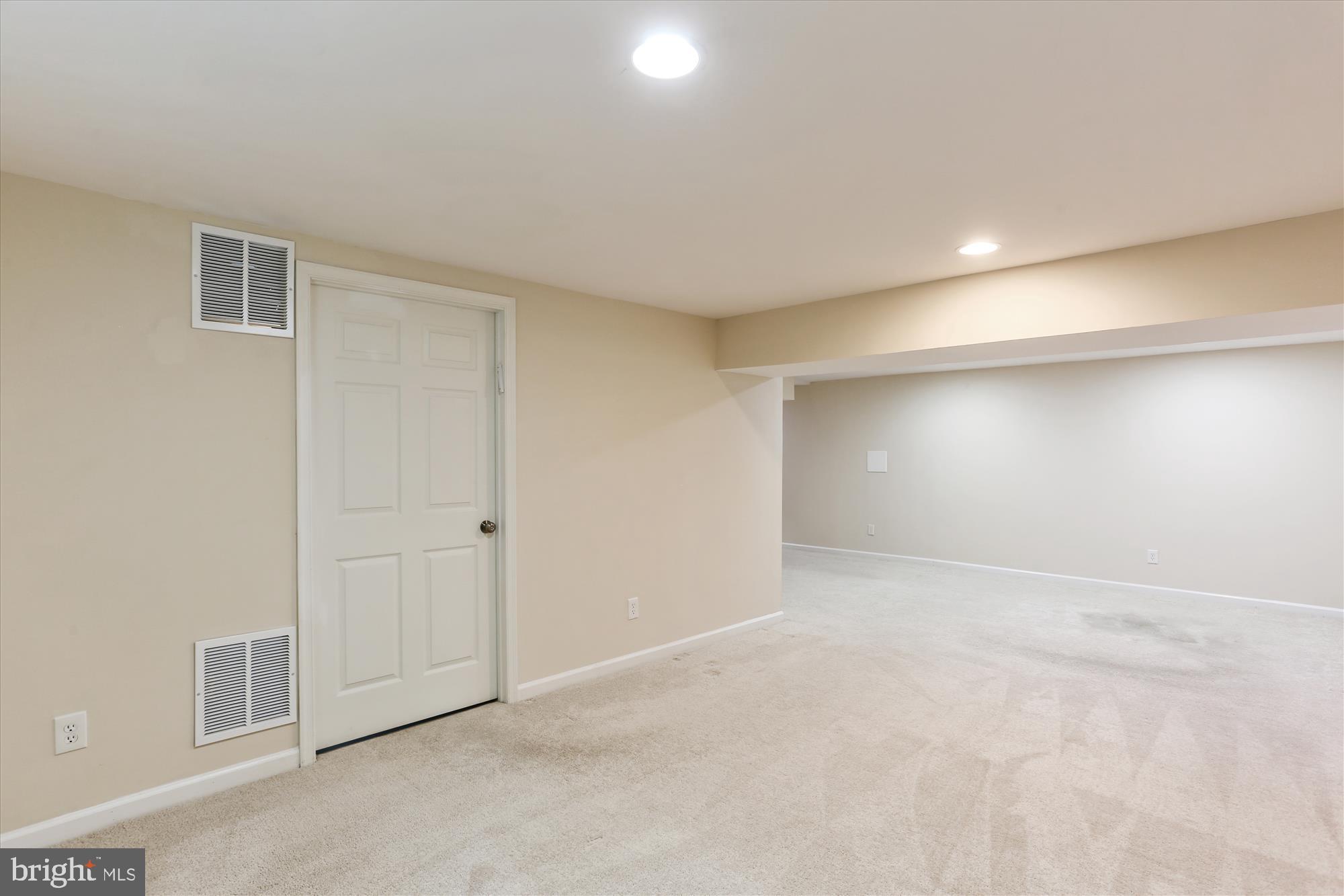 11805 Kemp Mill Road Silver Spring, MD 20902 - Photo 61 of 82 Recreation Room