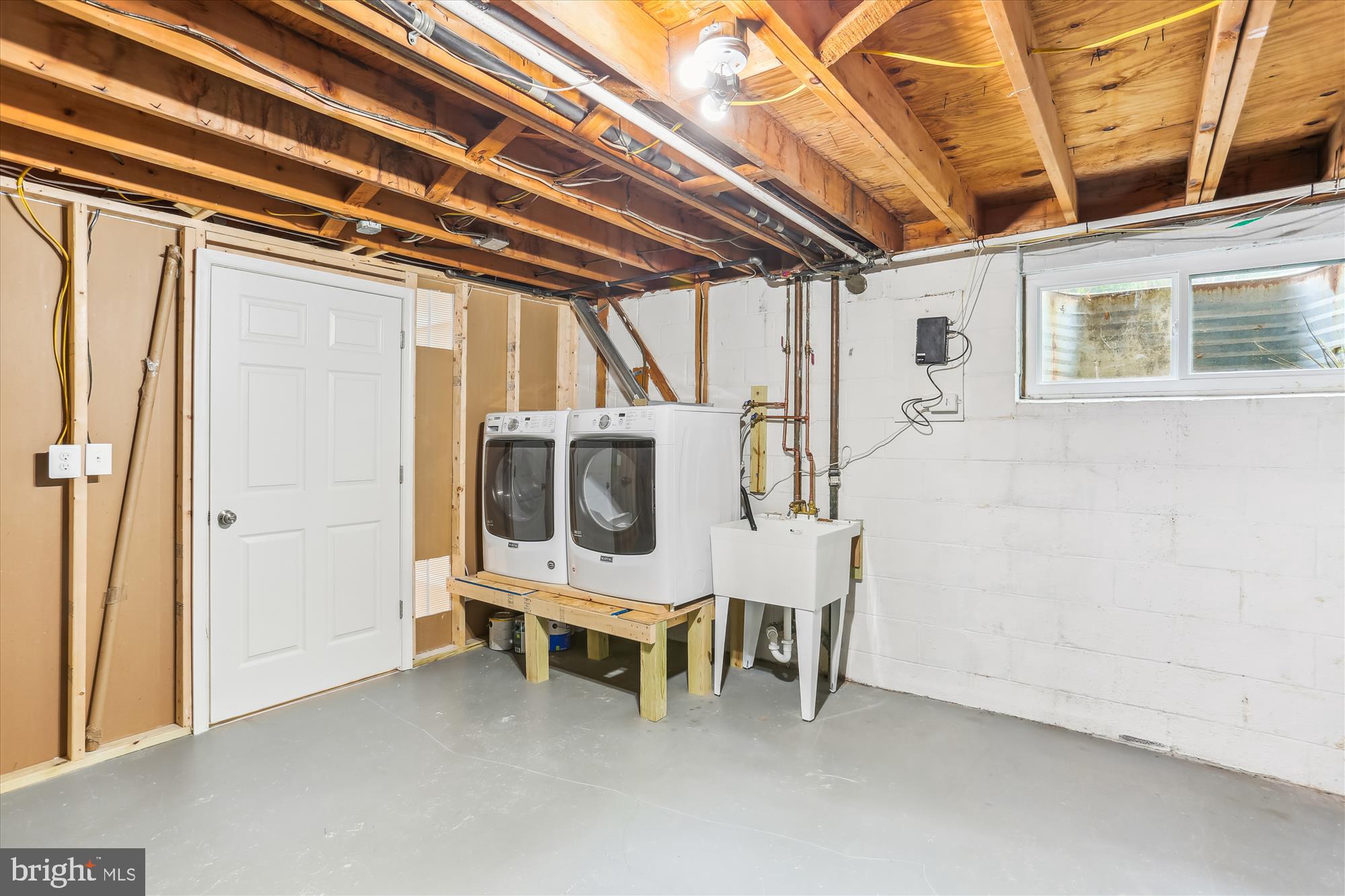 11805 Kemp Mill Road Silver Spring, MD 20902 - Photo 67 of 82 Laundry/ Utility