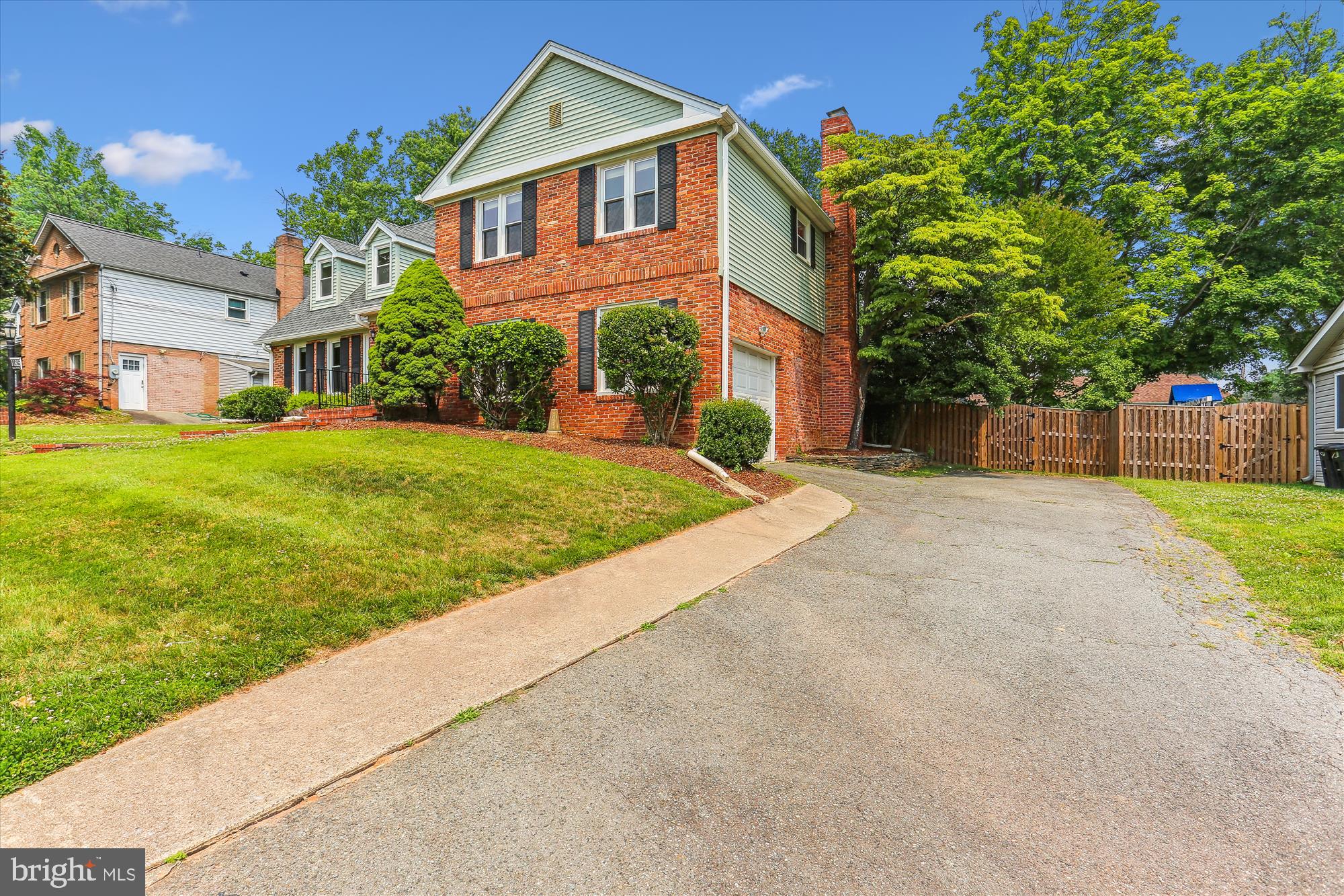 11805 Kemp Mill Road Silver Spring, MD 20902 - Photo 8 of 82 Driveway