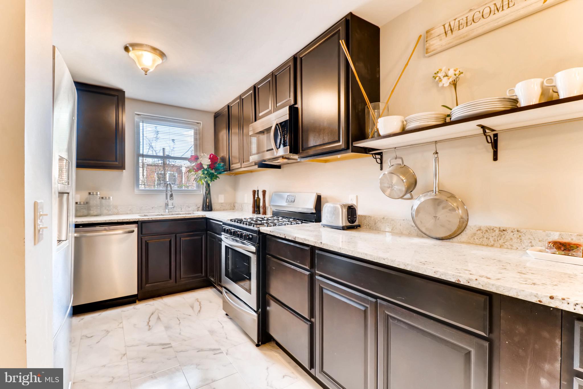 3635 Elkader Road Baltimore, MD 21218 - Photo 4 of 28