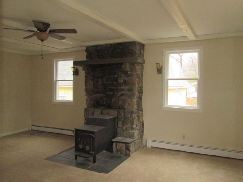 6 Homestead Road Pelham, NH 03076 - Photo 5 of 12