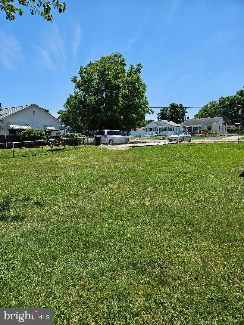 558 Compass Road East Middle River, MD 21220 - Photo 5 of 31 Side view