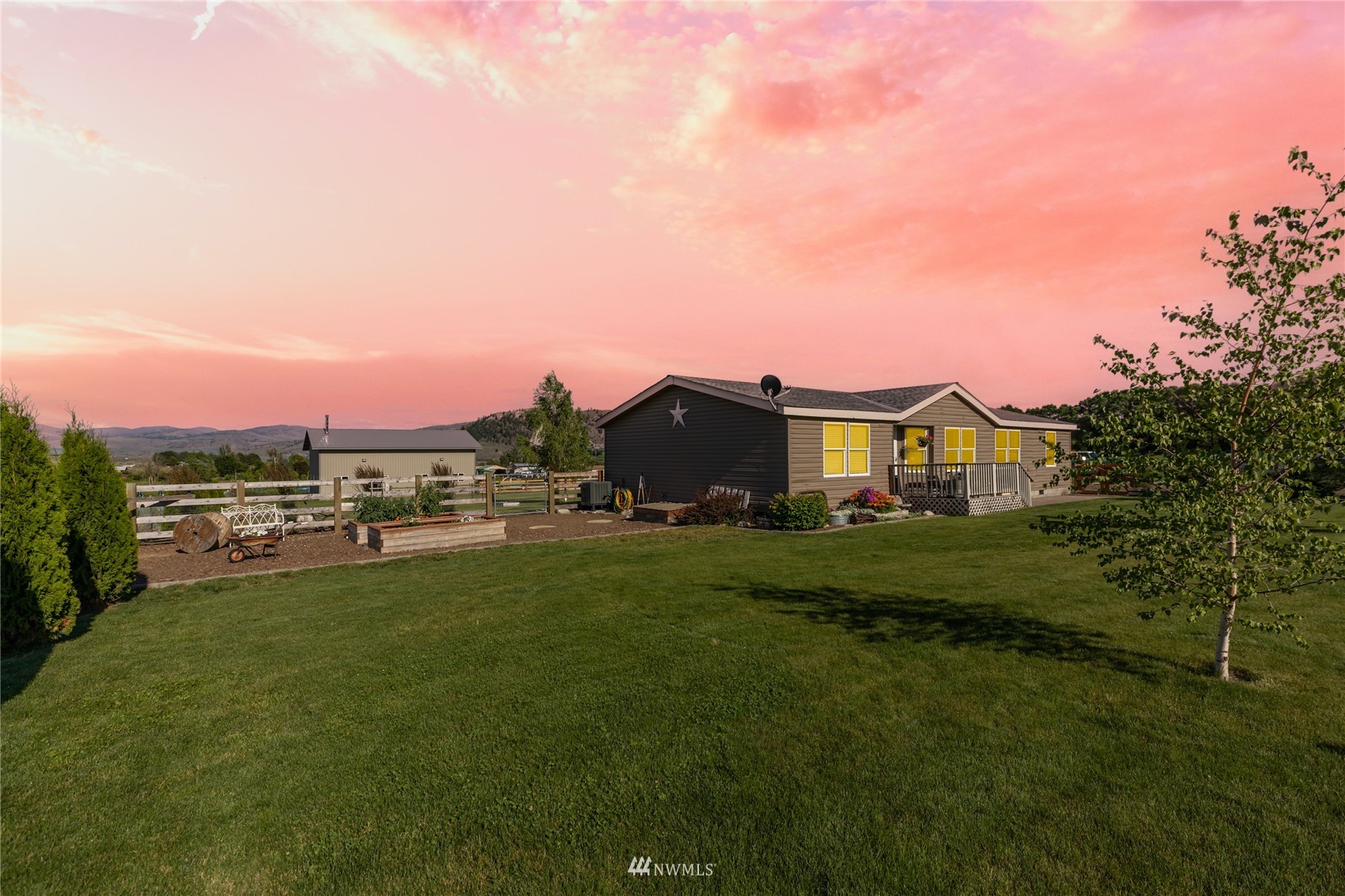 57 Alvarado Road Tonasket, WA 98855 - Photo 2 of 39