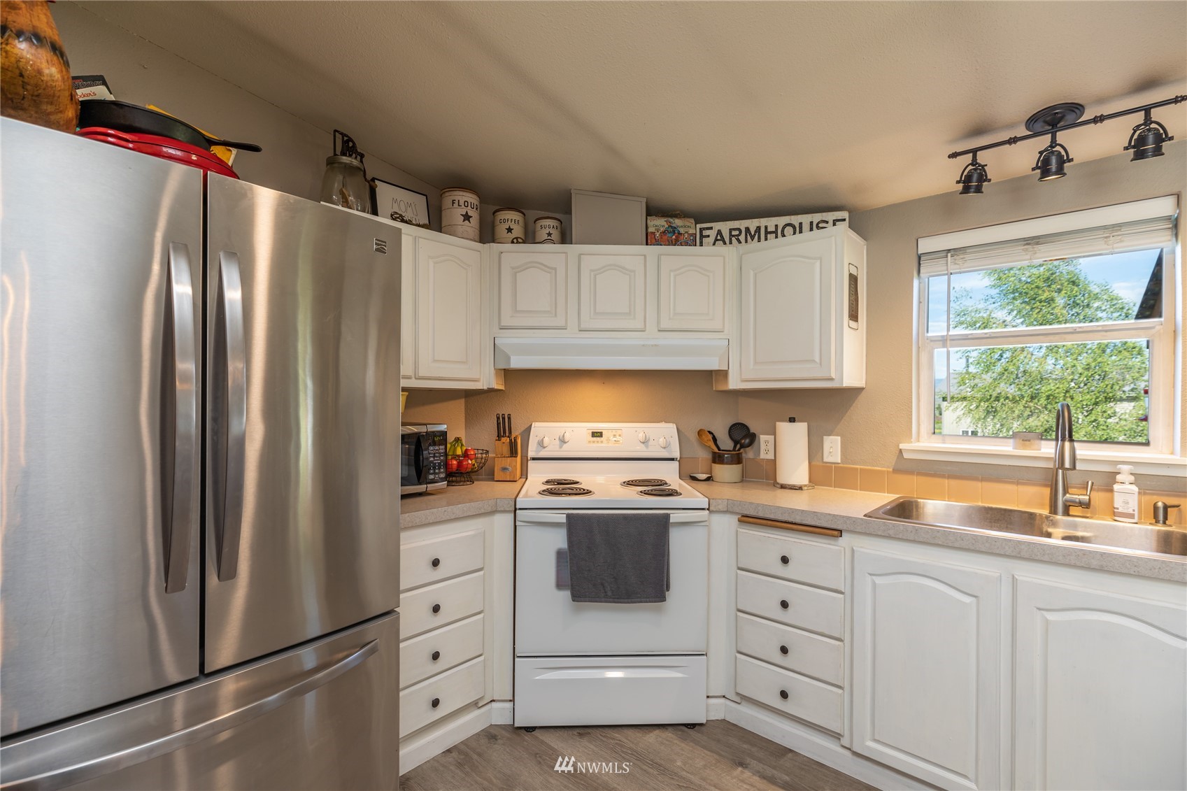 57 Alvarado Road Tonasket, WA 98855 - Photo 10 of 39