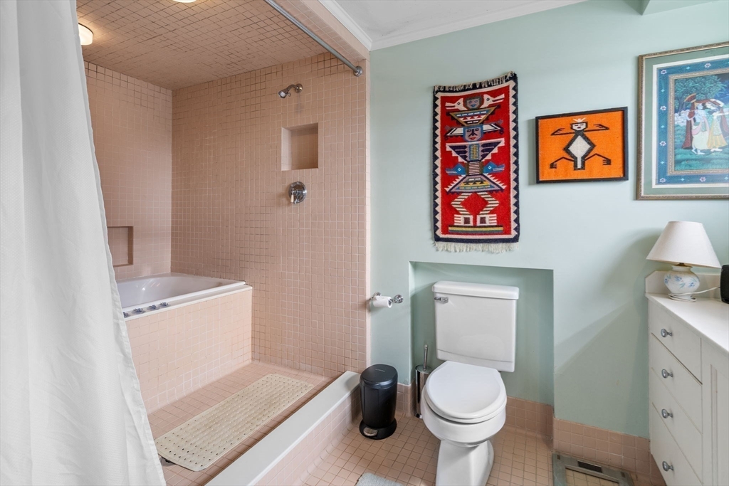 274 Beacon Street, Unit 8R Boston, MA 02116 - Photo 14 of 21