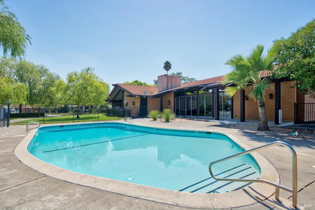 $259,000 | 10 Oceano Place, Novato, CA 94949