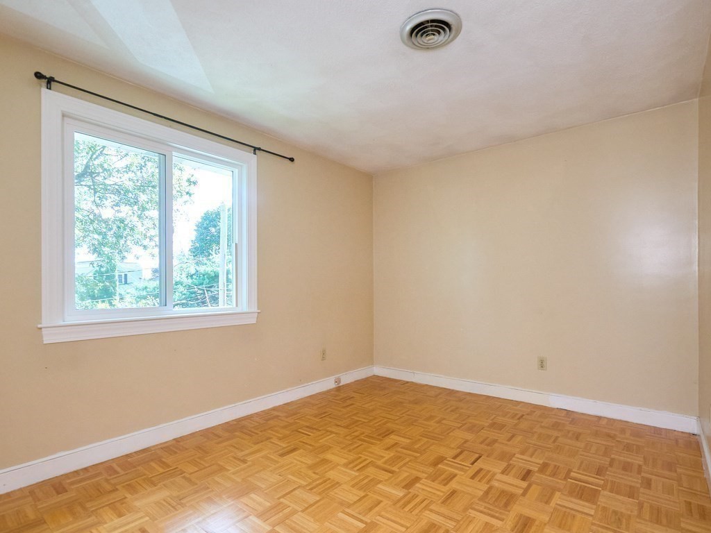 85 Wetherbee Road Waltham, MA 02453 - Photo 9 of 31 Gallery Image 9