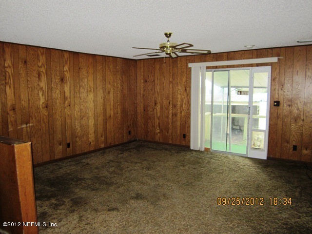 6045 Anderson Road Jacksonville, FL 32244 - Photo 7 of 12 1011475_livingrm