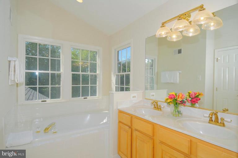 4875 Ten Oaks Road Dayton, MD 21036 - Photo 15 of 20 Master Bath