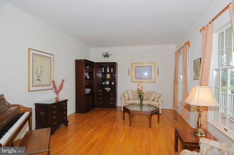 4875 Ten Oaks Road Dayton, MD 21036 - Photo 6 of 20 Living Room