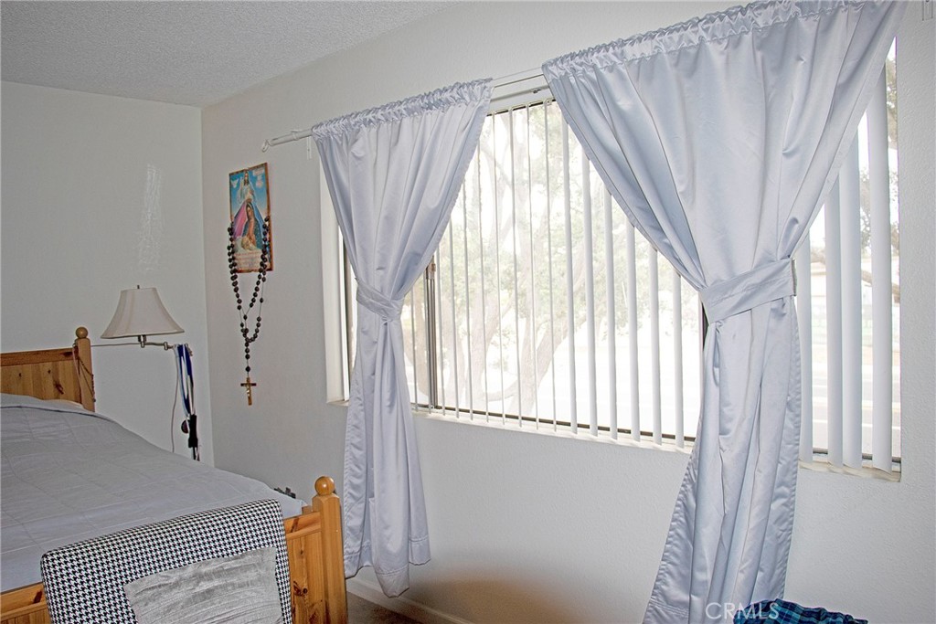 2021 East Bard Road Oxnard, CA 93033 - Photo 14 of 20 Main bedroom