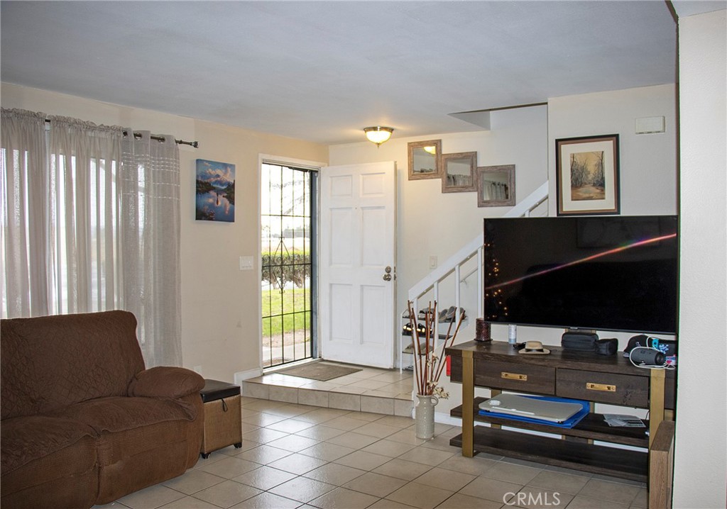 2021 East Bard Road Oxnard, CA 93033 - Photo 3 of 20