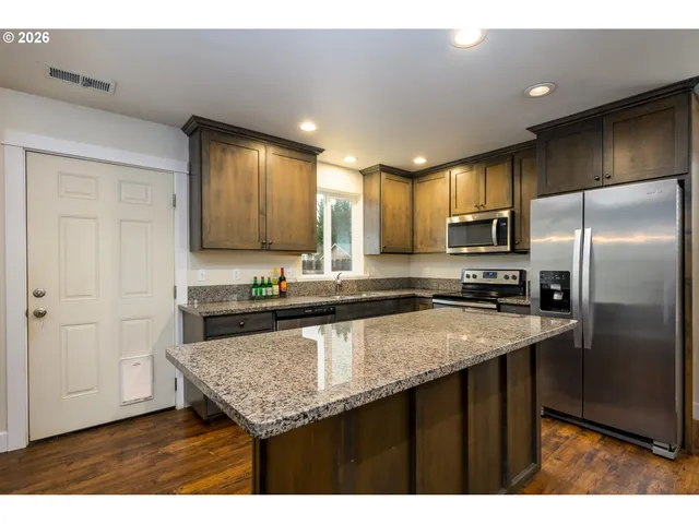 $359,900 | 110 Teresa Lane, Winston, OR 97496