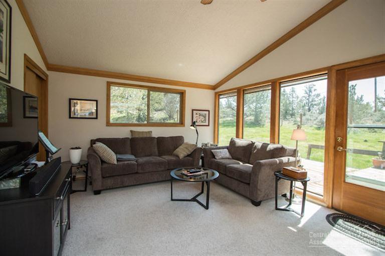 23220 Highway 20 Bend, OR 97701 - Photo 5 of 25 Additional Photo