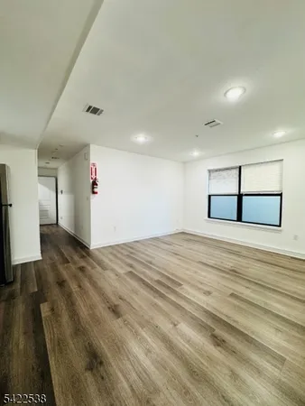 $1,800 | 279 12th Avenue, Unit 1, Paterson, NJ 07514