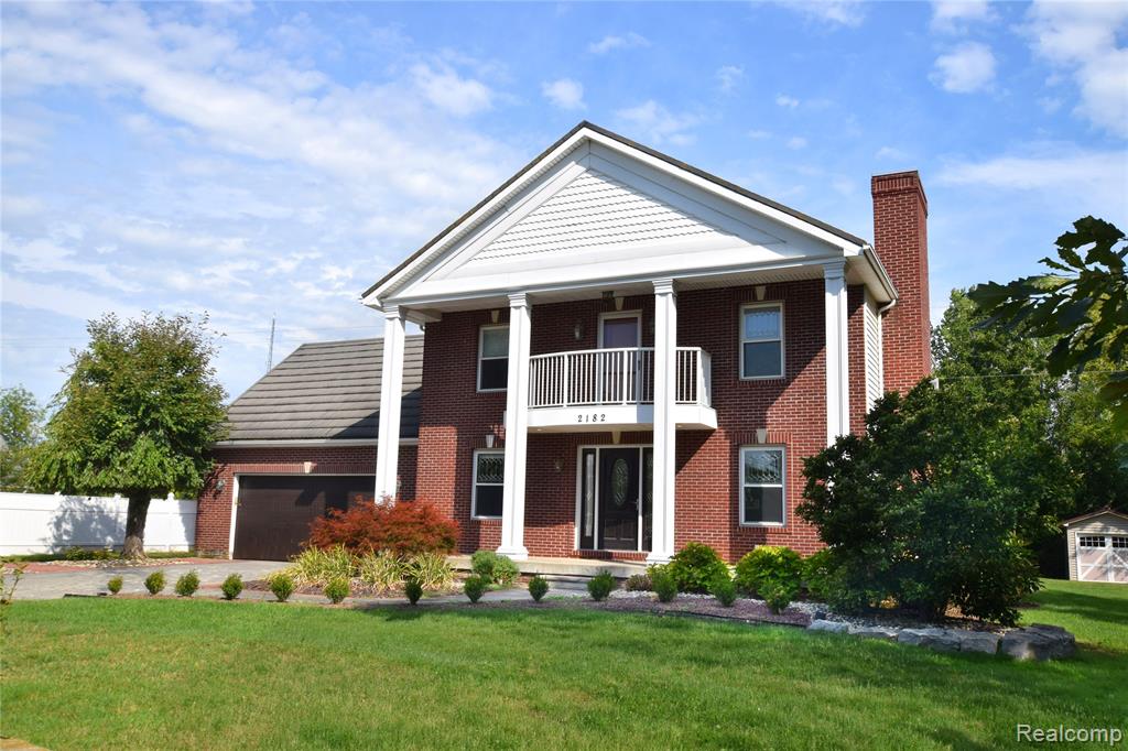 2182 Wiggins Road Fenton, MI 48430 - Photo 2 of 28 Gallery Image 2