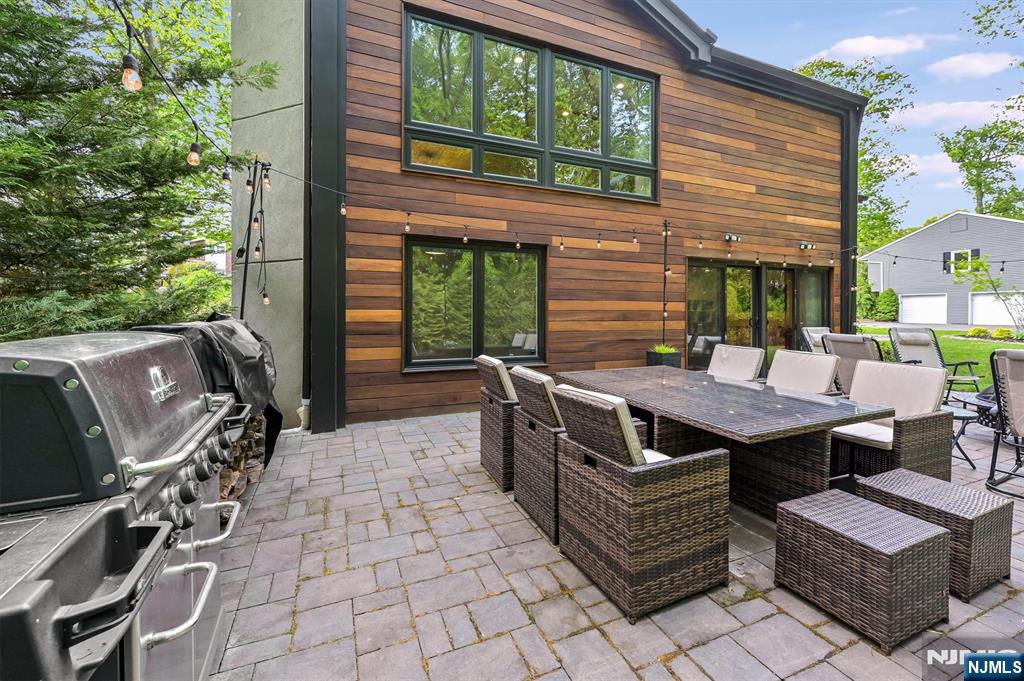 655 Floyd Street Englewood Cliffs, NJ 07632 - Photo 30 of 49