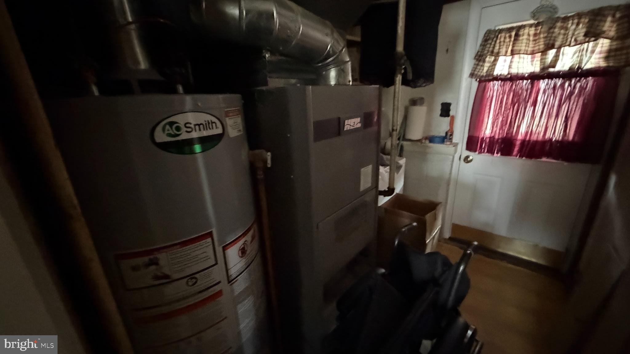 36 Winding Way Hamilton, NJ 08620 - Photo 4 of 17