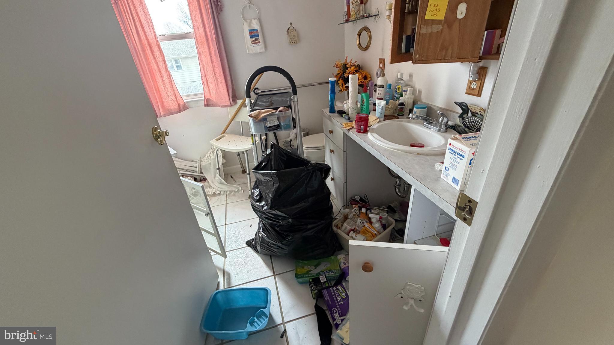 36 Winding Way Hamilton, NJ 08620 - Photo 7 of 17