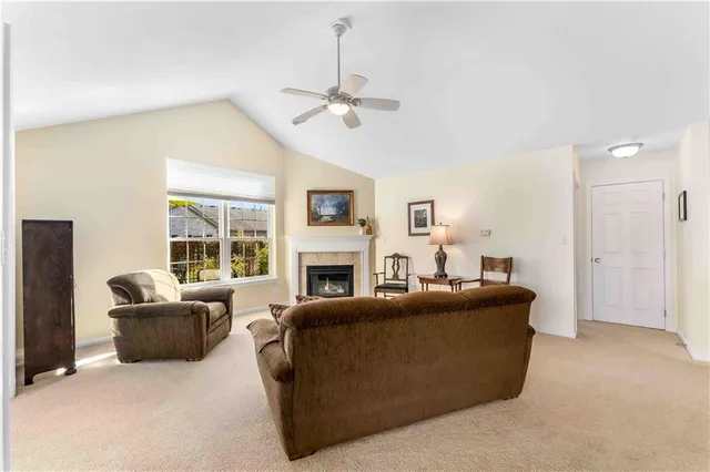 $484,900 | 2031 Isleworth Lane, Cranberry Township, PA 16066