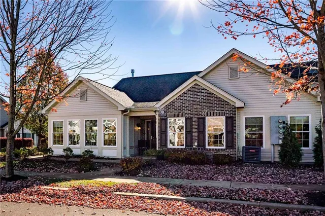 $484,900 | 2031 Isleworth Lane, Cranberry Township, PA 16066