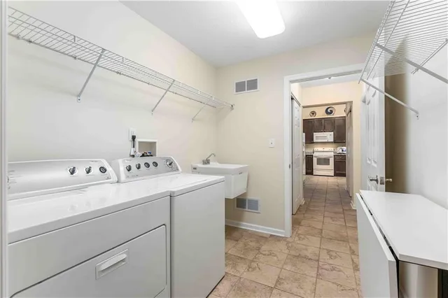 $484,900 | 2031 Isleworth Lane, Cranberry Township, PA 16066