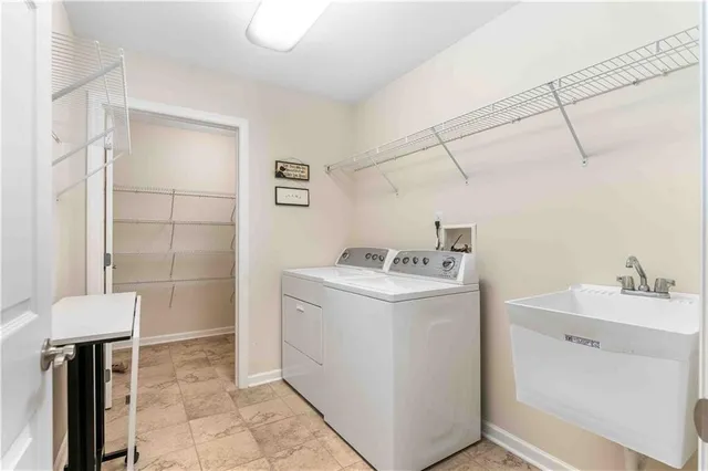 $484,900 | 2031 Isleworth Lane, Cranberry Township, PA 16066