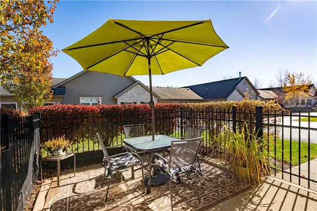 $484,900 | 2031 Isleworth Lane, Cranberry Township, PA 16066