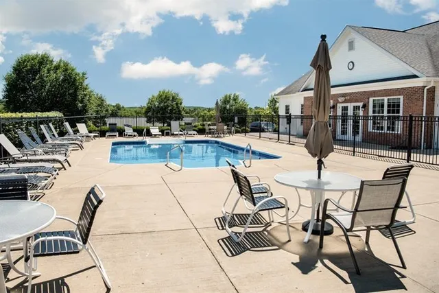 $484,900 | 2031 Isleworth Lane, Cranberry Township, PA 16066