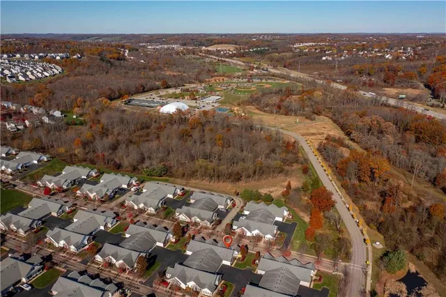 $484,900 | 2031 Isleworth Lane, Cranberry Township, PA 16066