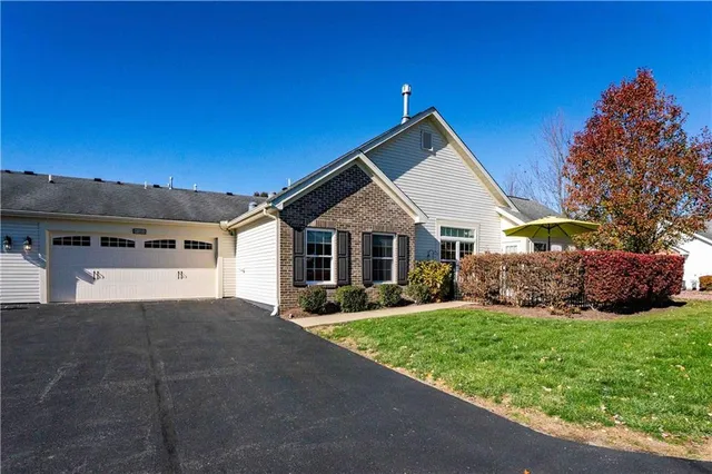 $484,900 | 2031 Isleworth Lane, Cranberry Township, PA 16066