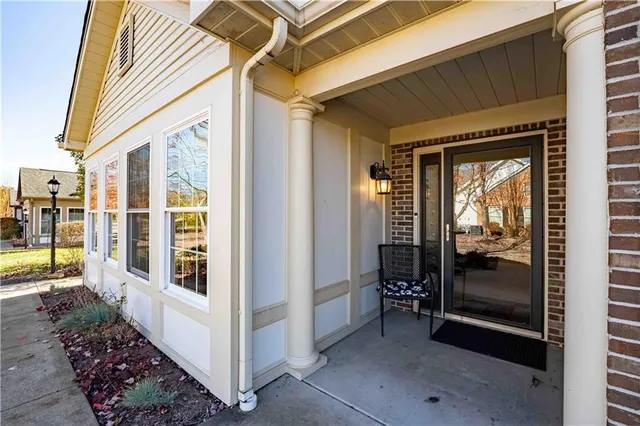 $484,900 | 2031 Isleworth Lane, Cranberry Township, PA 16066