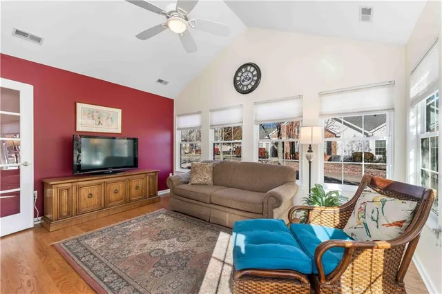 $484,900 | 2031 Isleworth Lane, Cranberry Township, PA 16066