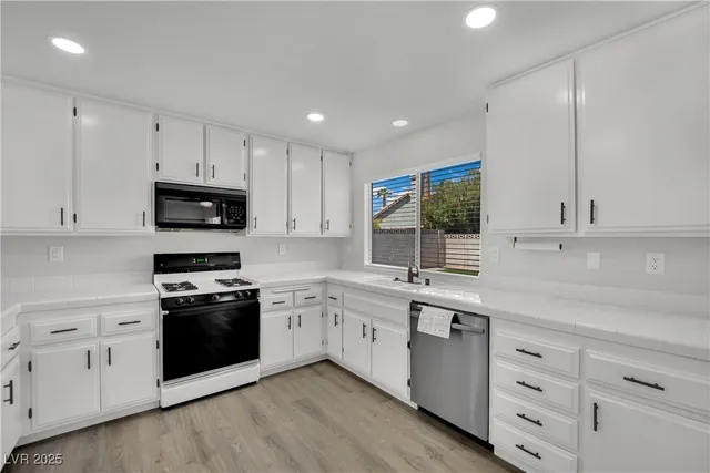 $2,143 | 4608 Doig Lane, Las Vegas, NV 89110