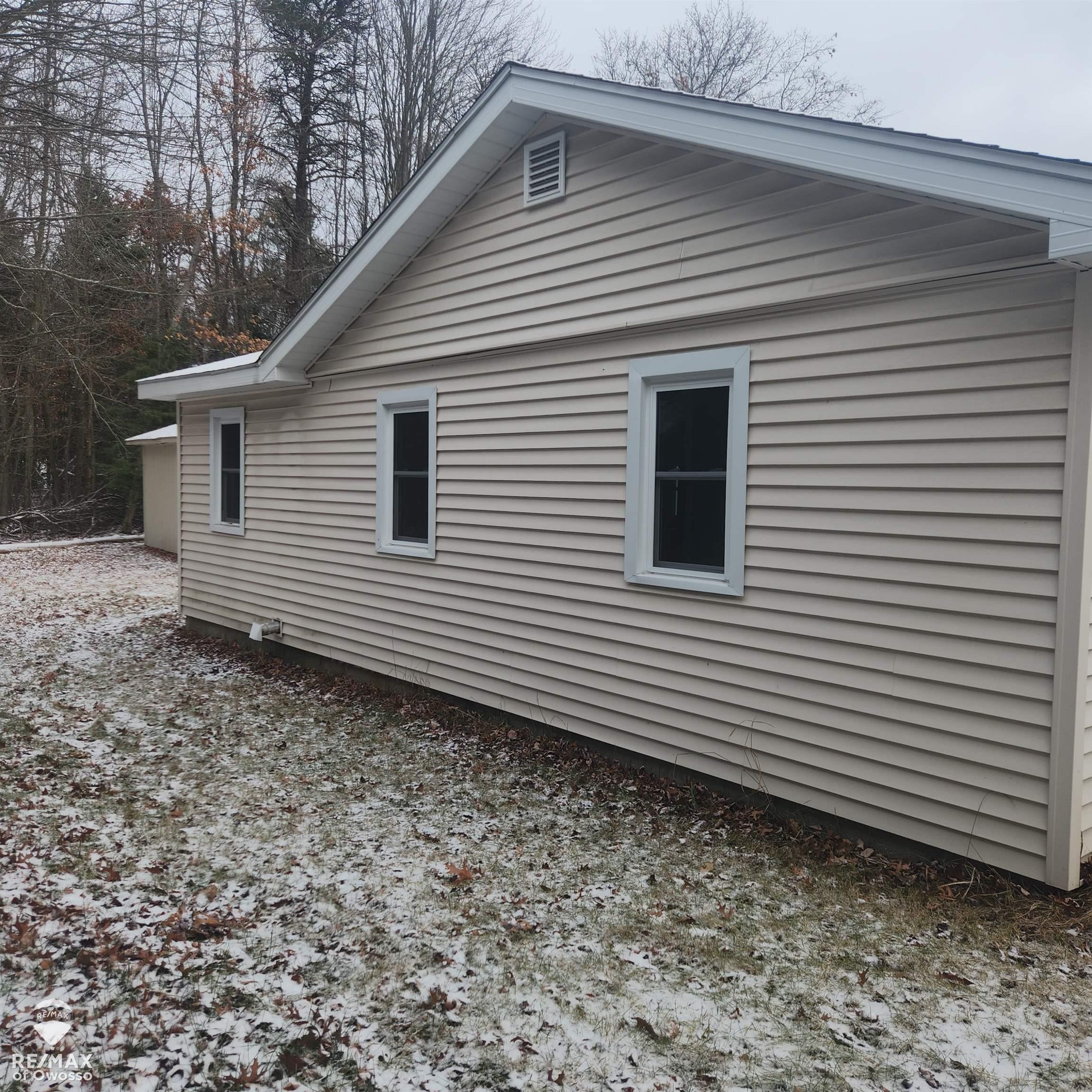10873 Beaver Road St. Helen, MI 48656 - Photo 3 of 21 50135339-75BE19A0-AD3A-4938-B064-A7ED5C2DDCEB.JPG