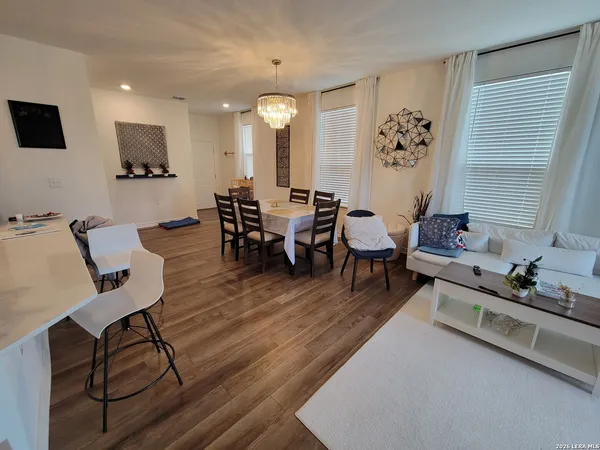 $1,875 | 6511 Hibiscus Falls, San Antonio, TX 78218