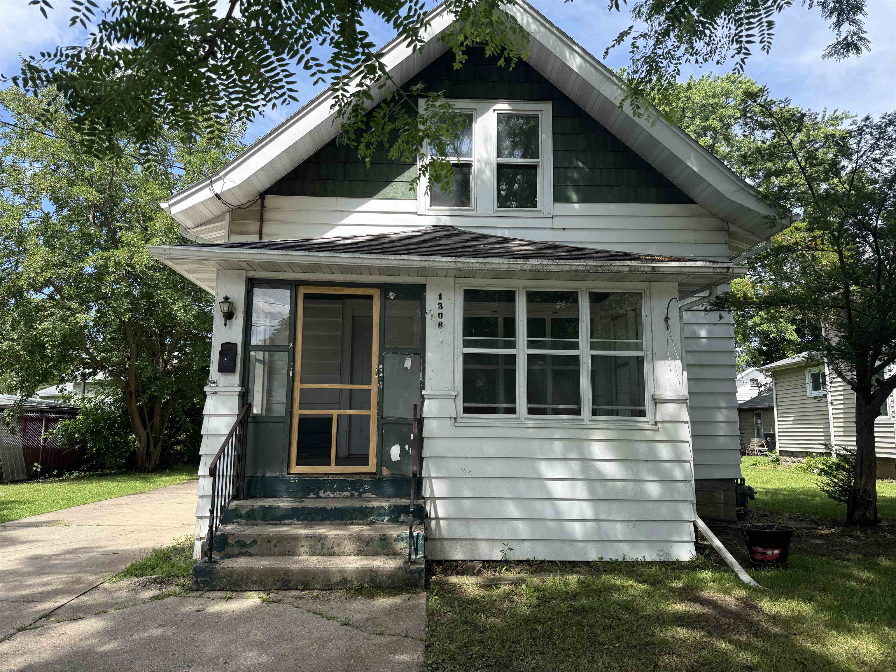 1308 Wisconsin Avenue Beloit, WI 53511 - Photo 2 of 12