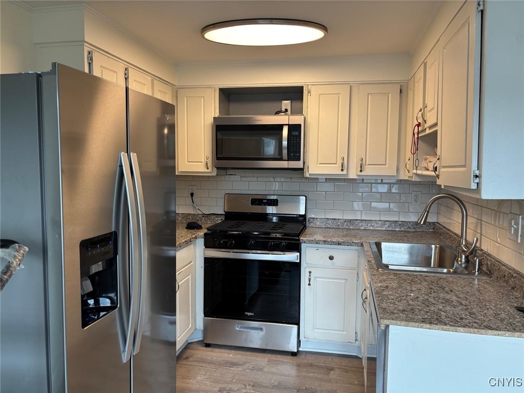 4174B Burningtree Road, Unit B Clay, NY 13090 - Photo 2 of 4