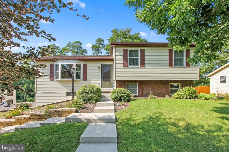 11 Loop Drive Hanover, PA 17331 - Photo 1 of 25 Gallery Image 1