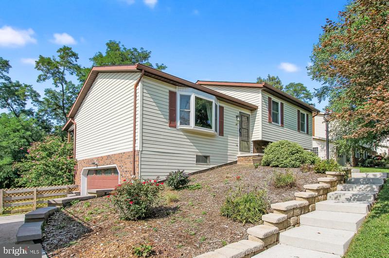 11 Loop Drive Hanover, PA 17331 - Photo 3 of 25 Gallery Image 3