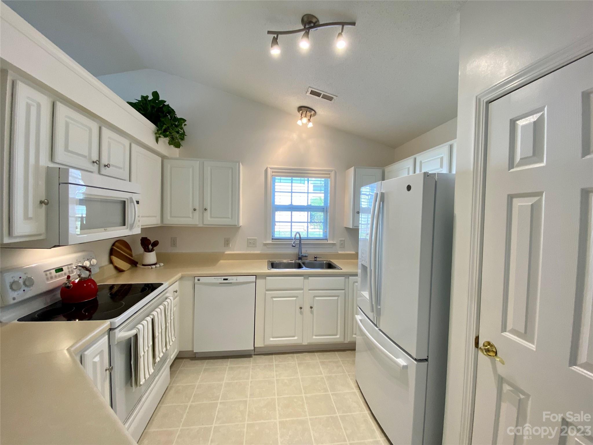 164 Cottage Ridge Road Fletcher, NC 28732 - Photo 7 of 23
