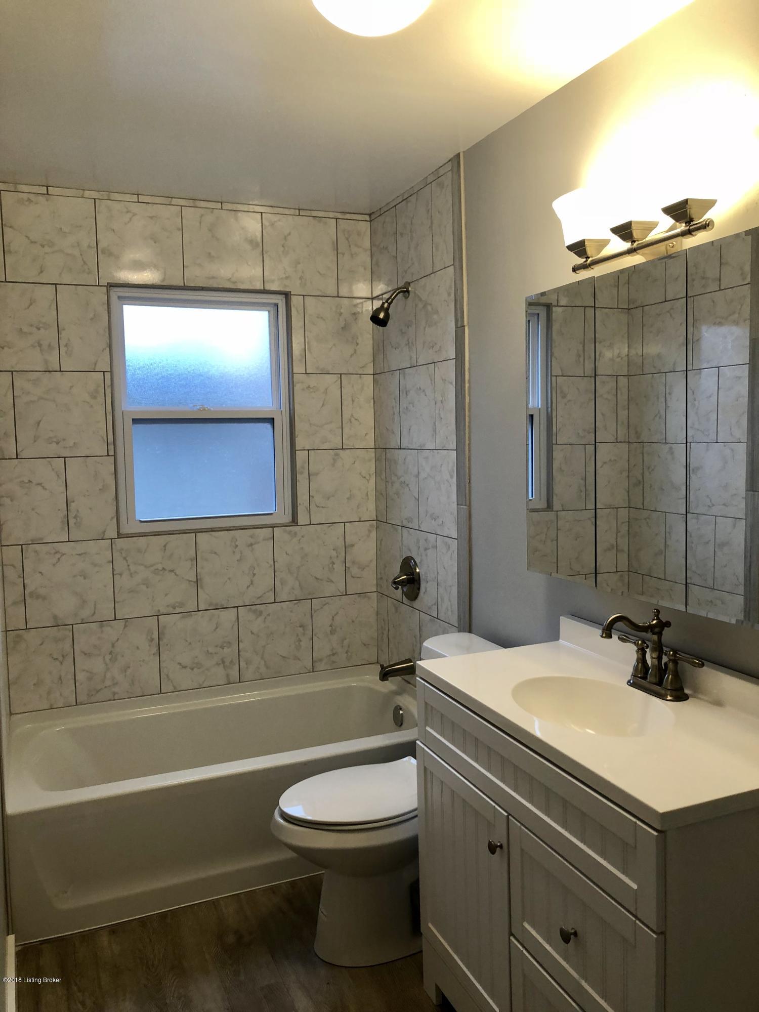 4117 Dover Road Louisville, KY 40216 - Photo 8 of 25 38336128-80C3-460F-B6E5-756B03E027C9