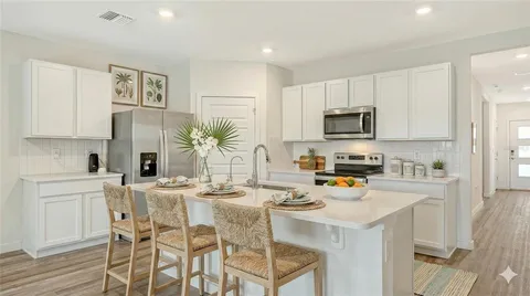 $439,900 | 17119 Barnwood Place, Lakewood Ranch, FL 34211