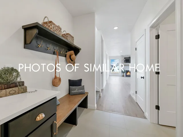 $799,900 | 263 Kerrigan Drive, Wrightstown, WI 54180