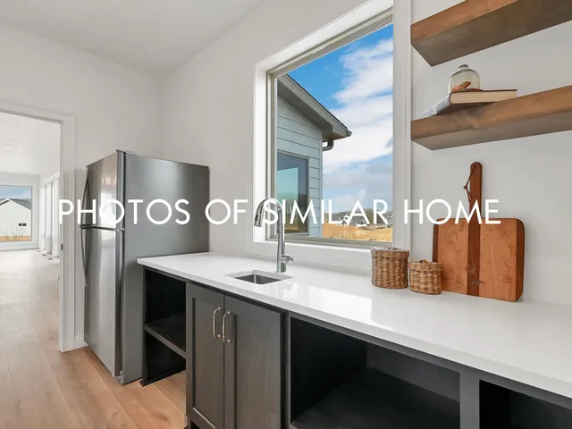 $799,900 | 263 Kerrigan Drive, Wrightstown, WI 54180