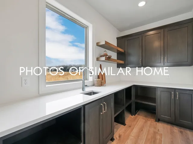 $799,900 | 263 Kerrigan Drive, Wrightstown, WI 54180