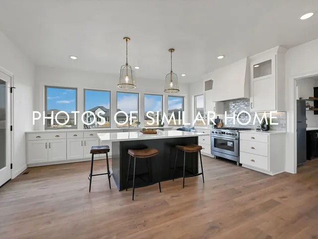 $799,900 | 263 Kerrigan Drive, Wrightstown, WI 54180