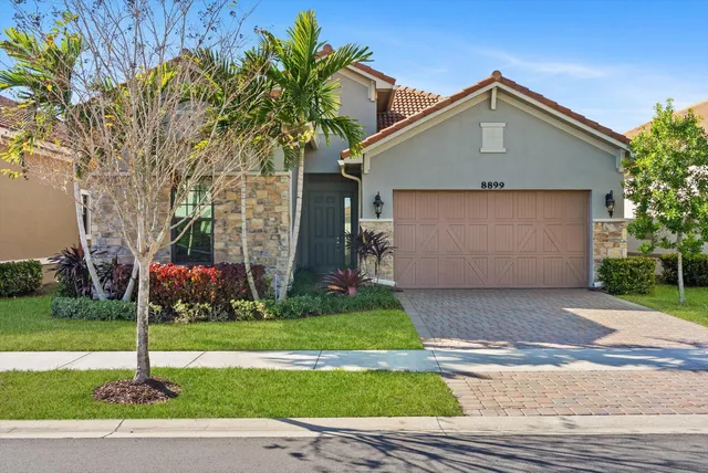 $949,000 | 8899 Leon Circle, Parkland, FL 33076