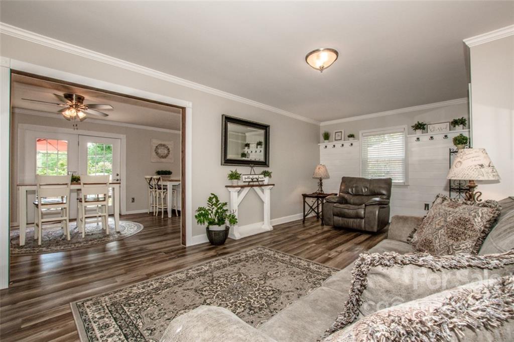 406 Fieldstone Road Mooresville, NC 28115 - Photo 29 of 43 a living room with furniture
